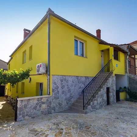 Ulica Rijecka Apartment Zadar